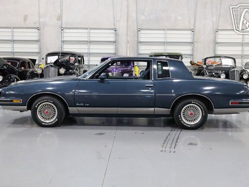 Used 1987 Pontiac Grand Prix LE image 12