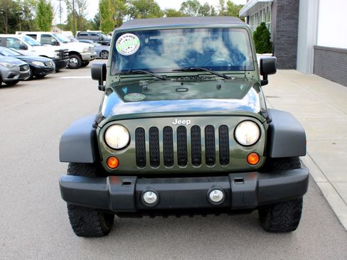 Used 2008 Jeep Wrangler Unlimited X image 2