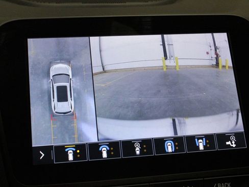 Used 2021 Chevrolet Equinox Premier image 11