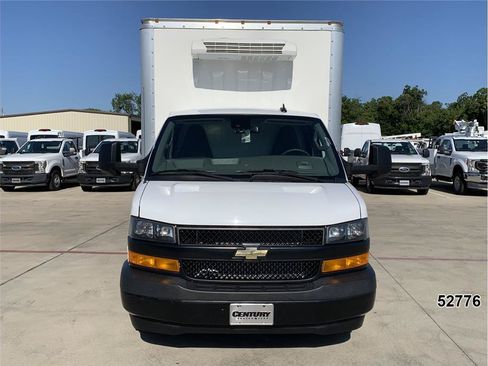 Used 2024 Chevrolet Express 3500 w/ Power Convenience Package RWD image 12