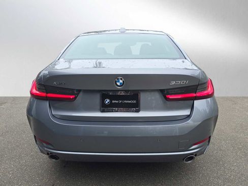Used 2025 BMW 330i xDrive Sedan AWD/4WD image 4