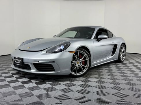 Used 2017 Porsche 718 Cayman S image 1