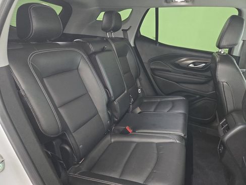 Used 2022 GMC Terrain SLT FWD image 32