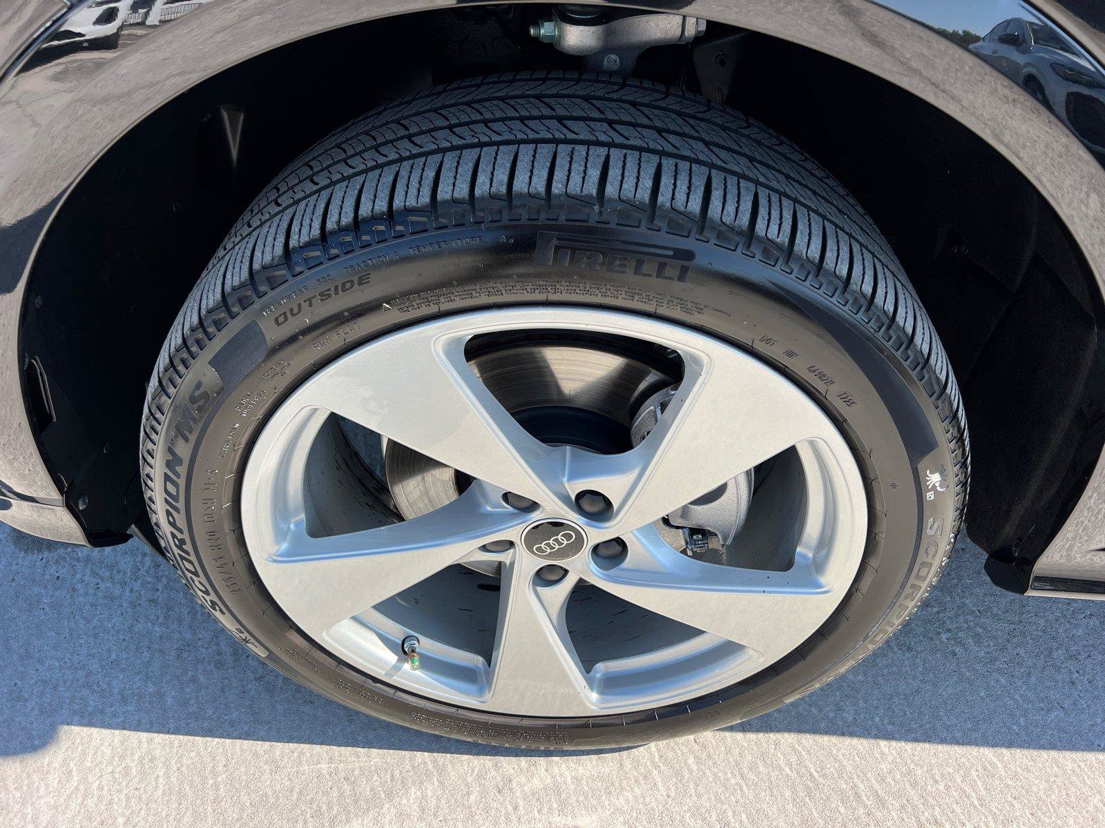 Used 2025 Audi Q5 Premium Plus AWD/4WD image 11