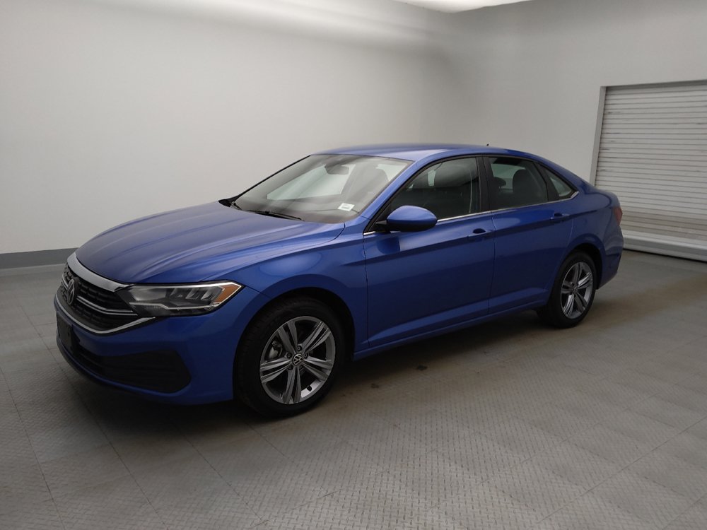 Used 2024 Volkswagen Jetta SE FWD image 2