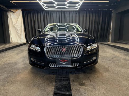 Used 2016 Jaguar XJ L Portfolio image 2