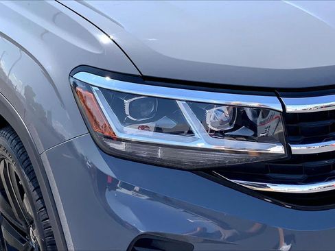 Used 2021 Volkswagen Atlas Cross Sport SE AWD/4WD image 28