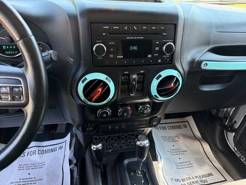 Used 2015 Jeep Wrangler Unlimited Sport w/ Quick Order Package 24S AWD/4WD image 17
