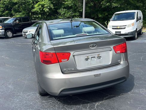 Used 2010 Kia Forte EX FWD image 4