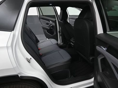 New 2026 Volkswagen Tiguan SE R-Line AWD/4WD image 13