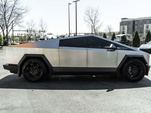 Used 2025 Tesla Cybertruck AWD Crew Cab image 3