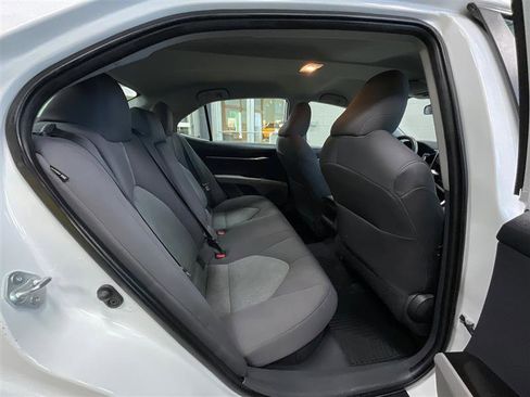 Used 2021 Toyota Camry LE image 23