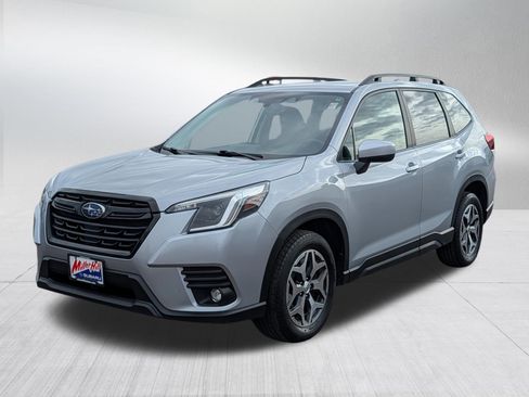 Used 2024 Subaru Forester Premium AWD/4WD image 3