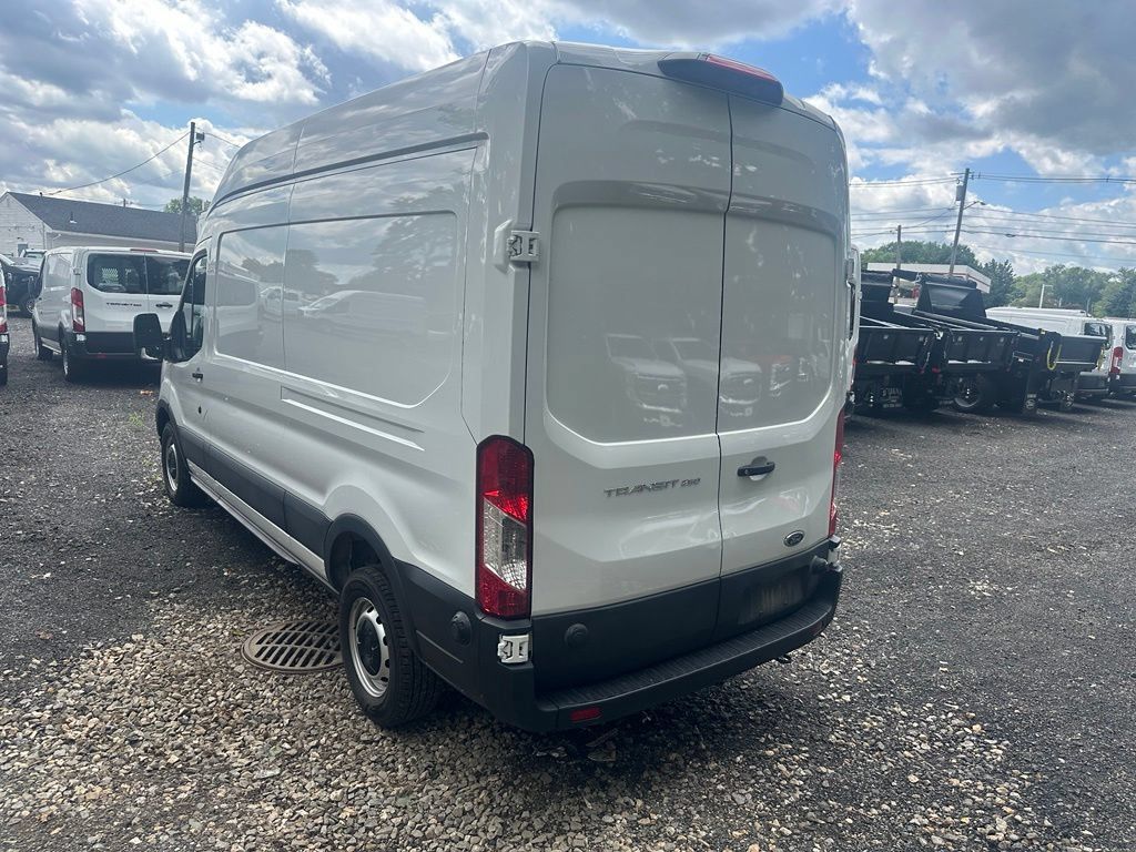Used 2025 Ford Transit 250 148 High Roof RWD image 6