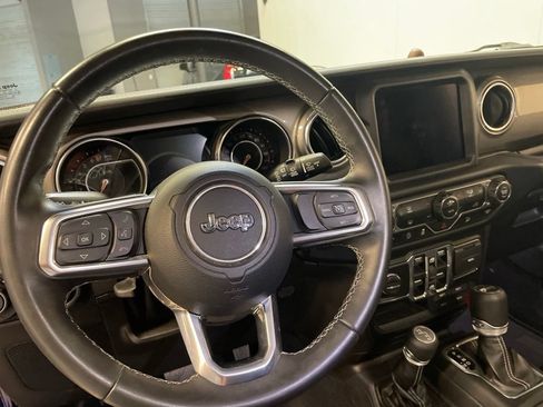 Used 2019 Jeep Wrangler Unlimited Sahara AWD/4WD image 20