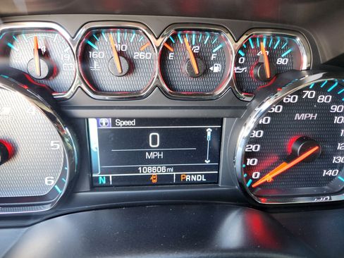 Used 2018 Chevrolet Silverado 1500 LT w/ All Star Edition AWD/4WD image 10