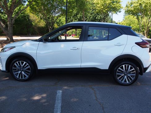 Used 2024 Nissan Kicks SV FWD image 4