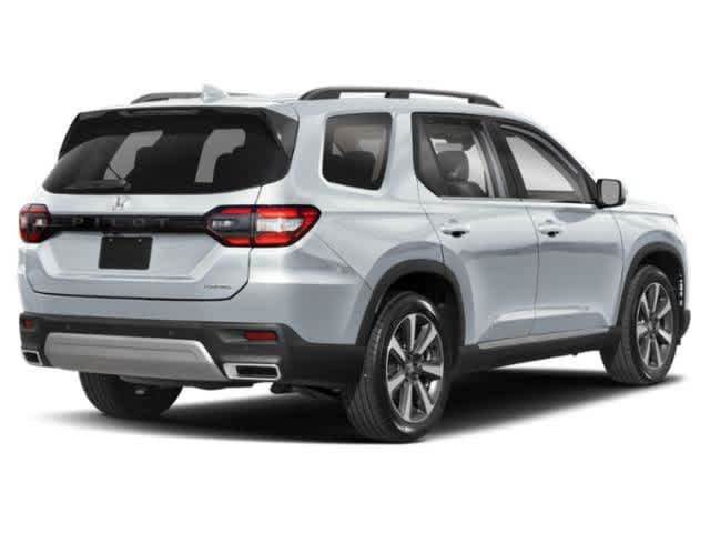 Used 2025 Honda Pilot Touring image 2