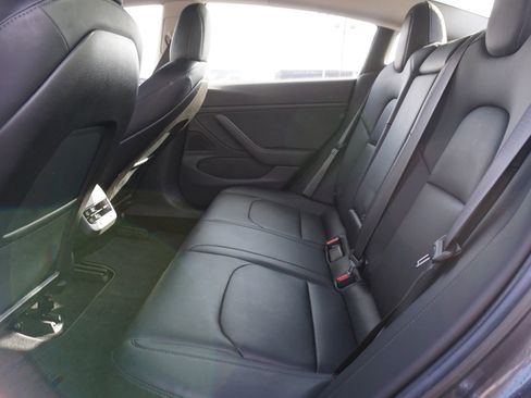 Used 2018 Tesla Model 3 Long Range image 14