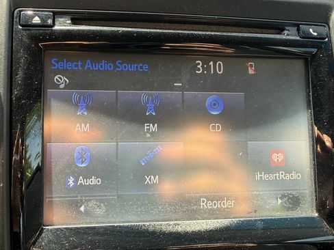 Used 2017 Toyota Camry SE w/ Moonroof Package FWD image 13