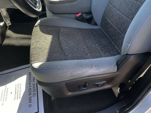 Used 2019 RAM 1500 Big Horn image 12