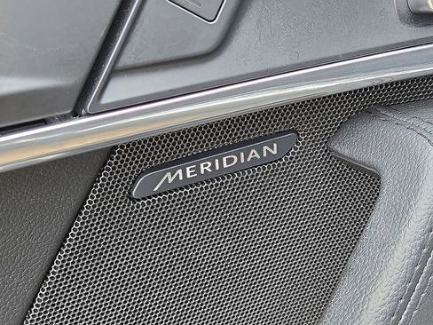 Used 2020 Jaguar F-TYPE Coupe image 19