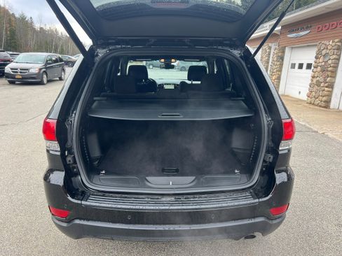 Used 2022 Jeep Grand Cherokee Laredo E w/ Security & Convenience Group image 20