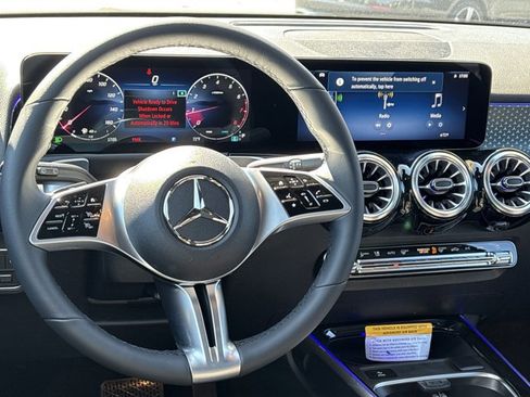 Certified 2025 Mercedes-Benz GLB 250 image 16