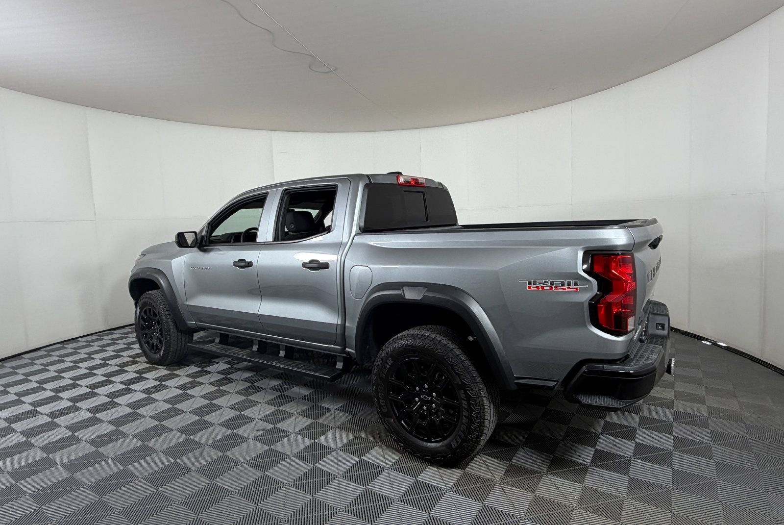 Used 2024 Chevrolet Colorado Trail Boss w/ Advanced Trailering Package AWD/4WD image 3