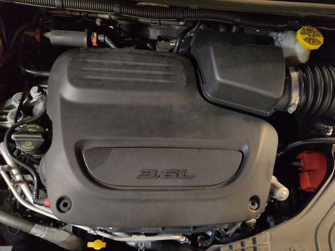 Used 2021 Chrysler Voyager LX FWD image 30