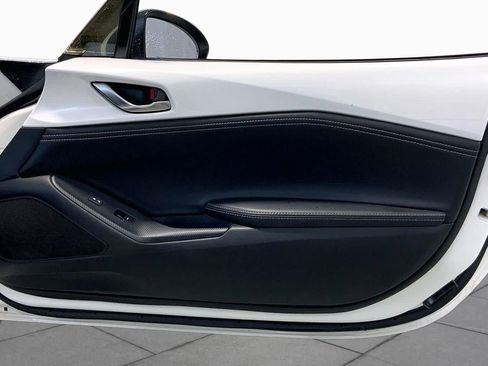 Used 2023 MAZDA MX-5 Miata Grand Touring RWD image 19