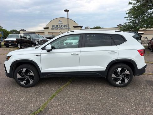Used 2024 Volkswagen Taos SE AWD/4WD image 8