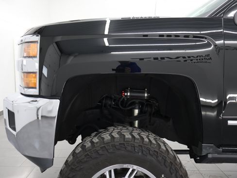 Used 2018 Chevrolet Silverado 2500 LTZ w/ Duramax Plus Package AWD/4WD image 31