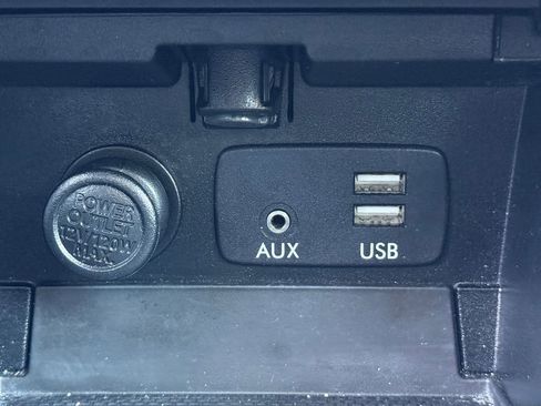 Used 2017 Subaru Outback 2.5i Limited image 32