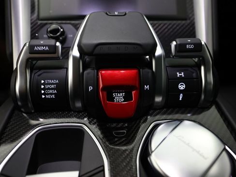 Used 2022 Lamborghini Urus AWD/4WD image 22