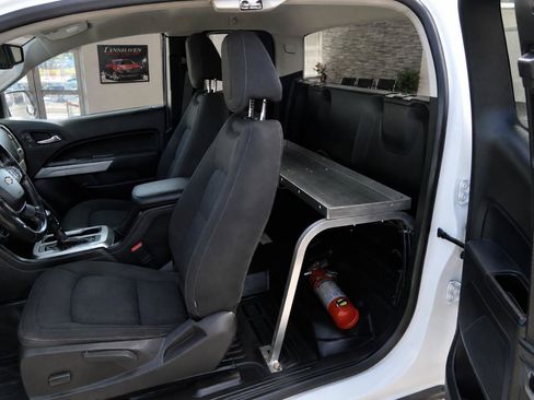 Used 2022 Chevrolet Colorado LT w/ Fleet Safety Package RWD image 11