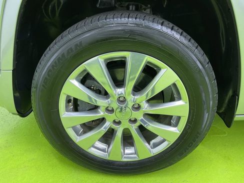 Used 2017 Jeep Cherokee Overland w/ Technology Group image 16