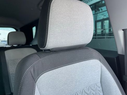 Used 2024 Chevrolet Equinox LS w/ LS Convenience Package image 18