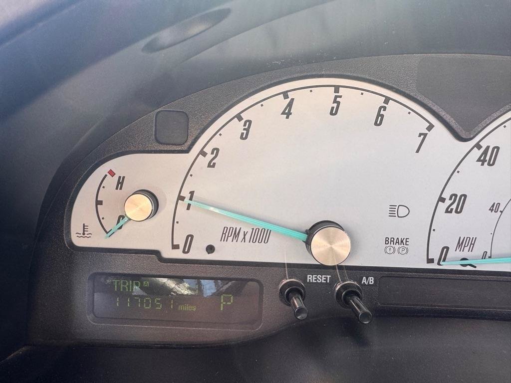 Used 2002 Ford Thunderbird RWD image 8