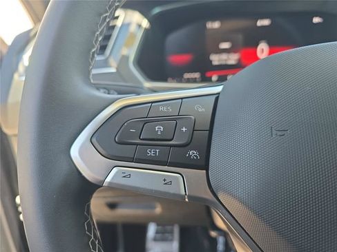 Used 2023 Volkswagen Tiguan SE R-Line FWD image 23