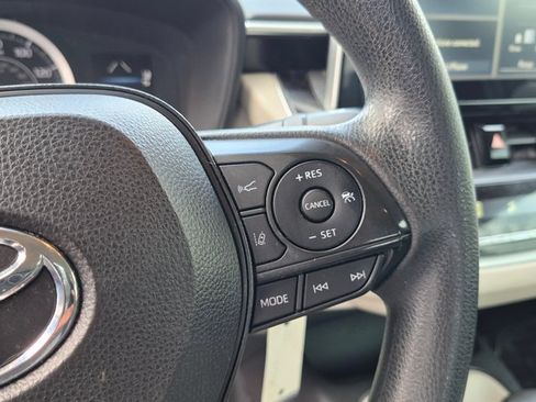 Used 2020 Toyota Corolla LE FWD image 26