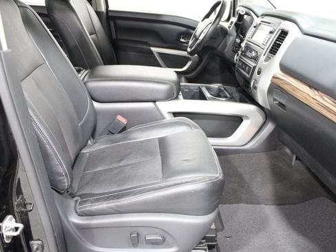 Used 2018 Nissan Titan SL RWD image 24