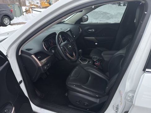 Used 2017 Jeep Cherokee Latitude w/ Safety/Convenience Group image 16