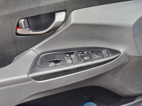 Used 2019 Hyundai Veloster 2.0 FWD image 11
