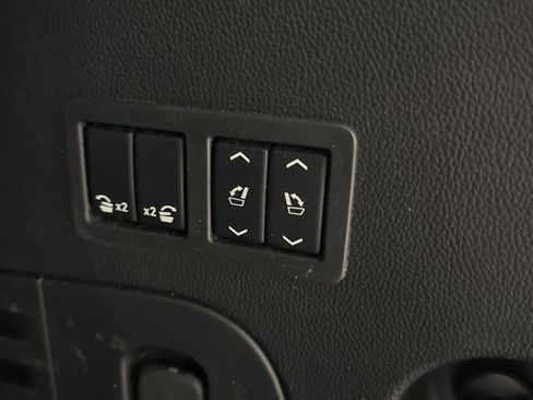 Used 2020 GMC Yukon SLT image 38