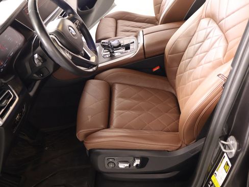 Used 2023 BMW X5 xDrive40i w/ Luxury Seating Package AWD/4WD image 12