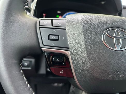 Certified 2025 Toyota Camry SE FWD image 21