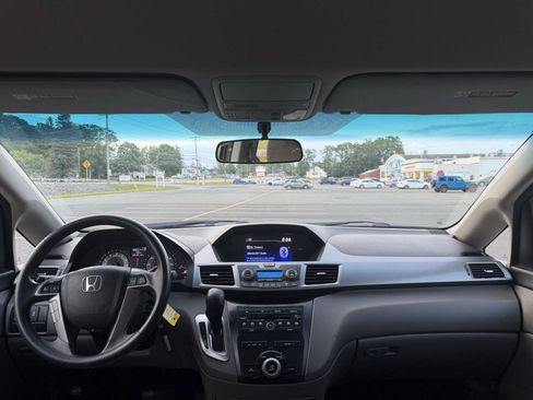 Used 2012 Honda Odyssey EX image 19