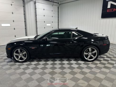 Used 2010 Chevrolet Camaro SS w/ RS Package RWD image 2