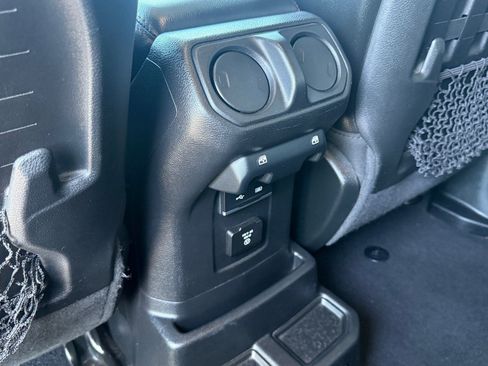 Used 2020 Jeep Wrangler Unlimited Rubicon AWD/4WD image 26